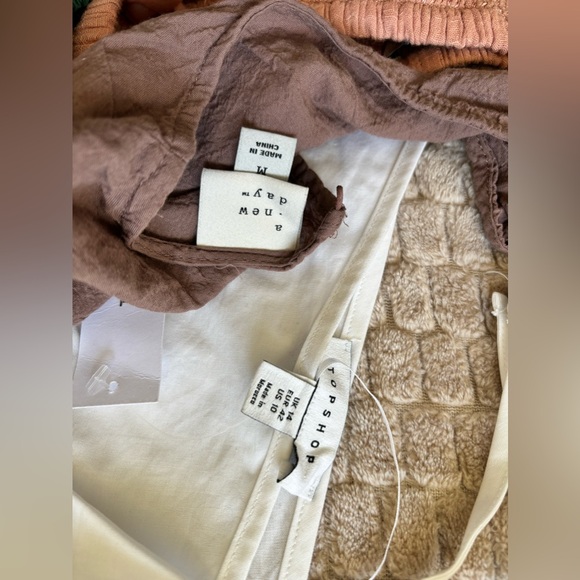 Women’s Tops - Medium Size - VGUC - Picture 4 of 9